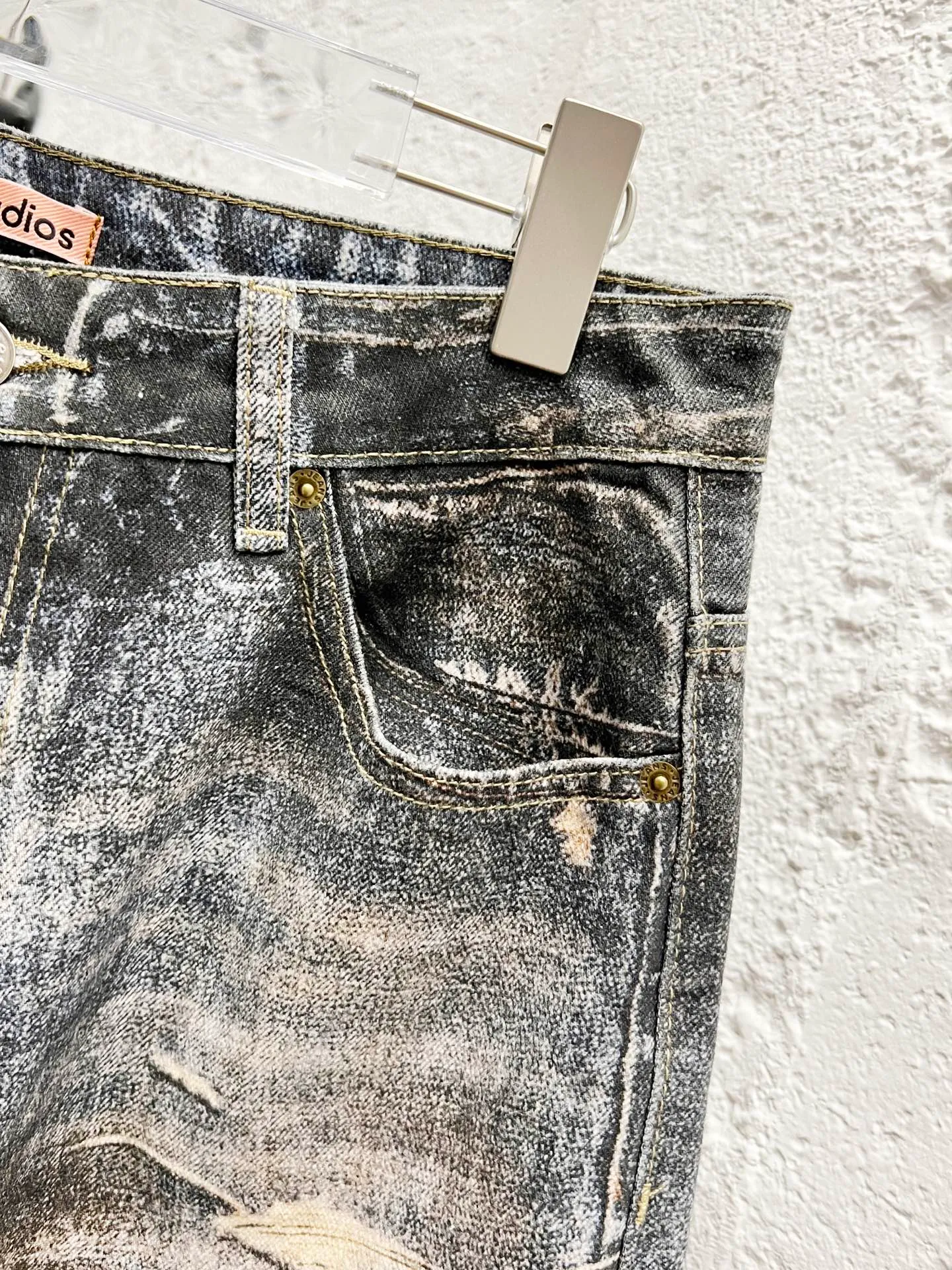 ：H Acne Studios ss 25 M 3D baggy ！ 2023M Baggy ！ Acne 2023M 2021M Acne 。 2023M Baggy ， ！ ， 21 3 ， 100% 。 ， White， ， ！ “ ” ， ， ！ ！ 2023M ， Versatile ， “ ” ， ！ ！ ！ ， ！ Size：M-L-XL-XXL Color：